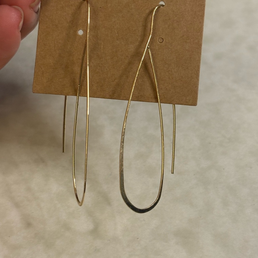 Elegant Gold Teardrop Earrings